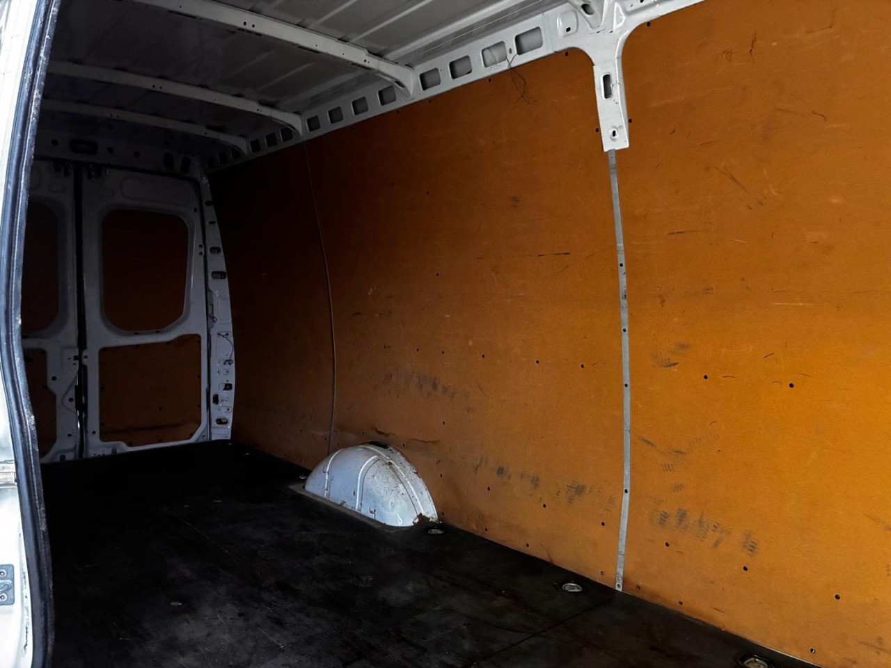 Pakettiauto Furgón IVECO 35S14 V 16m3: kuva Pakettiauto Furgón IVECO 35S14 V 16m3 Pakettiauto Furgón IVECO 35S14 V 16m3: kuva Pakettiauto Furgón IVECO 35S14 V 16m3