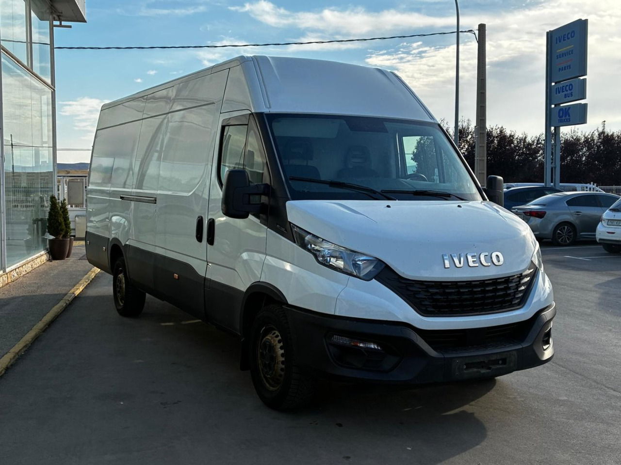 Furgón IVECO 35S14 V 16m3 - Pakettiauto: kuva Furgón IVECO 35S14 V 16m3 - Pakettiauto Furgón IVECO 35S14 V 16m3 - Pakettiauto: kuva Furgón IVECO 35S14 V 16m3 - Pakettiauto