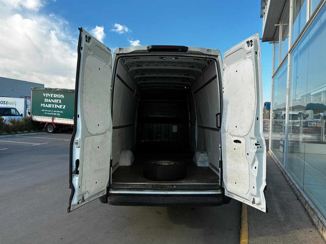 Furgón IVECO 35S14 V 16m3 - Pakettiauto: kuva Furgón IVECO 35S14 V 16m3 - Pakettiauto Furgón IVECO 35S14 V 16m3 - Pakettiauto: kuva Furgón IVECO 35S14 V 16m3 - Pakettiauto