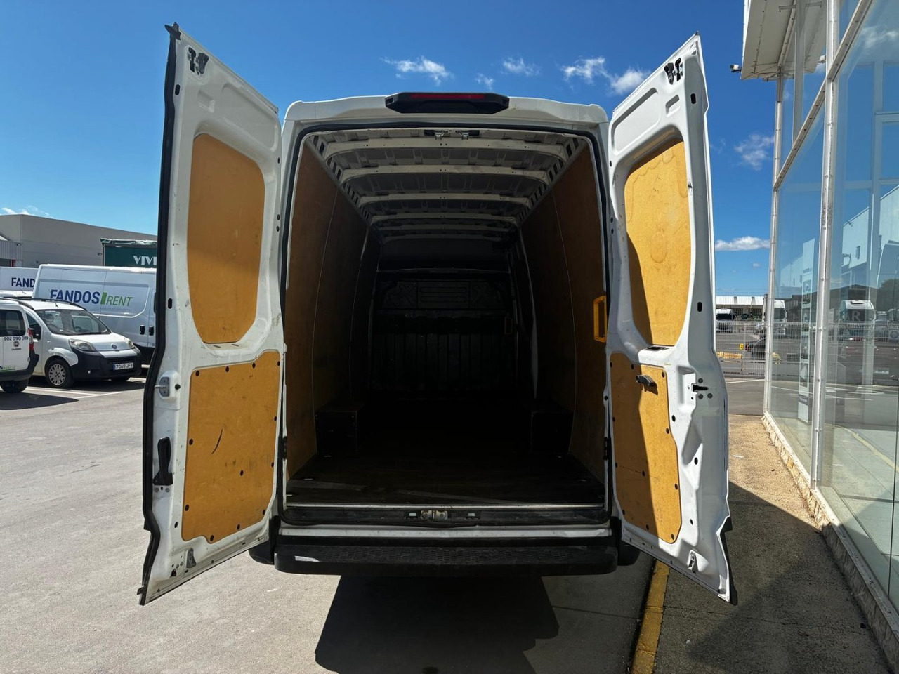 Furgón IVECO 35S16 V 16m3 - Pakettiauto: kuva Furgón IVECO 35S16 V 16m3 - Pakettiauto Furgón IVECO 35S16 V 16m3 - Pakettiauto: kuva Furgón IVECO 35S16 V 16m3 - Pakettiauto