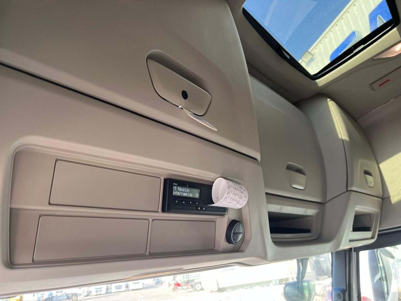 Vetopöytäauto Cabeza Tractora IVECO 460 AUTOMATICO CON INTARDER: kuva Vetopöytäauto Cabeza Tractora IVECO 460 AUTOMATICO CON INTARDER