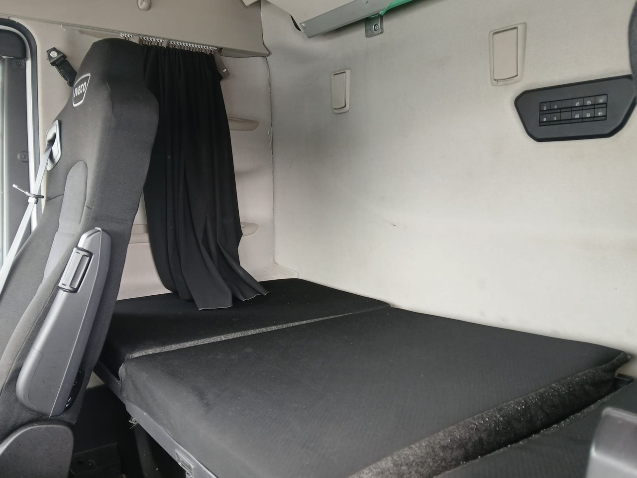 Leasing  Cabeza Tractora IVECO 460 AUTOMATICO  INTARDER ADR Cabeza Tractora IVECO 460 AUTOMATICO  INTARDER ADR: kuva Leasing  Cabeza Tractora IVECO 460 AUTOMATICO  INTARDER ADR Cabeza Tractora IVECO 460 AUTOMATICO  INTARDER ADR