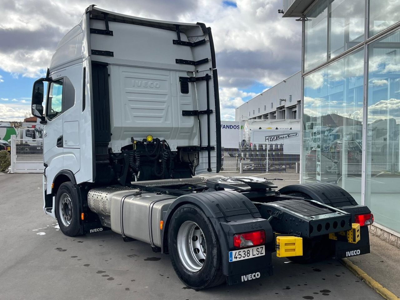 Cabeza Tractora IVECO S-WAY 510 AUTOMATICO CON INTARDER - Vetopöytäauto: kuva Cabeza Tractora IVECO S-WAY 510 AUTOMATICO CON INTARDER - Vetopöytäauto Cabeza Tractora IVECO S-WAY 510 AUTOMATICO CON INTARDER - Vetopöytäauto: kuva Cabeza Tractora IVECO S-WAY 510 AUTOMATICO CON INTARDER - Vetopöytäauto