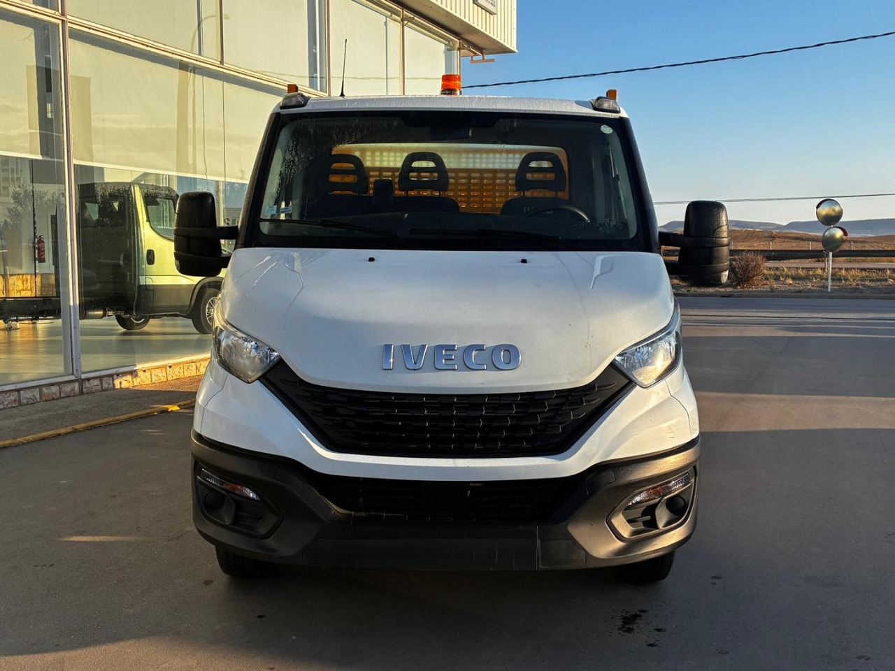 Volquete/Dumper IVECO 35C14 CAJA BASCULANTE - Kippilava-auto: kuva Volquete/Dumper IVECO 35C14 CAJA BASCULANTE - Kippilava-auto Volquete/Dumper IVECO 35C14 CAJA BASCULANTE - Kippilava-auto: kuva Volquete/Dumper IVECO 35C14 CAJA BASCULANTE - Kippilava-auto