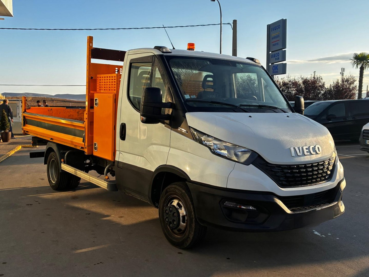 Volquete/Dumper IVECO 35C14 CAJA BASCULANTE - Kippilava-auto: kuva Volquete/Dumper IVECO 35C14 CAJA BASCULANTE - Kippilava-auto Volquete/Dumper IVECO 35C14 CAJA BASCULANTE - Kippilava-auto: kuva Volquete/Dumper IVECO 35C14 CAJA BASCULANTE - Kippilava-auto