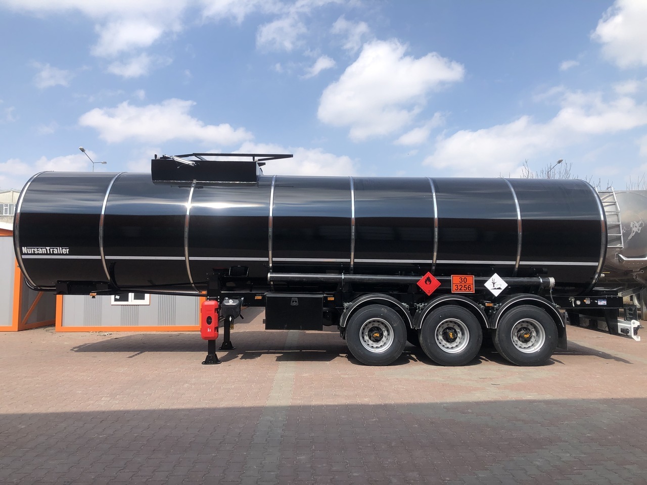 NURSAN ASPHALT INSULATED BITUMEN TANKER - Säiliöpuoliperävaunu: kuva NURSAN ASPHALT INSULATED BITUMEN TANKER - Säiliöpuoliperävaunu NURSAN ASPHALT INSULATED BITUMEN TANKER - Säiliöpuoliperävaunu: kuva NURSAN ASPHALT INSULATED BITUMEN TANKER - Säiliöpuoliperävaunu