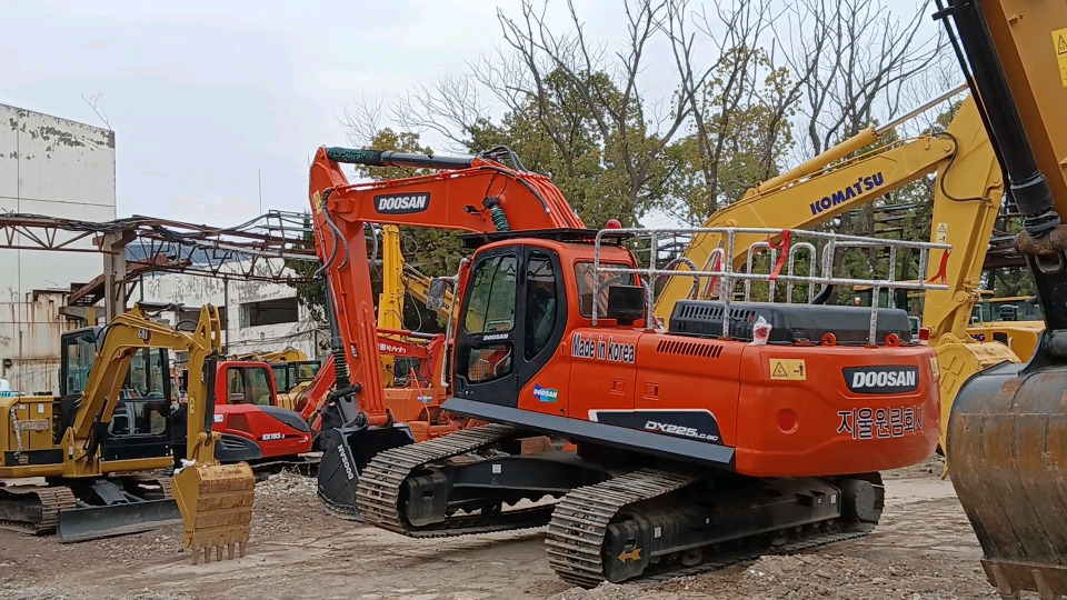 DOOSAN DX 225 LC - 9 C DX225 LCA - Telakaivukone: kuva DOOSAN DX 225 LC - 9 C DX225 LCA - Telakaivukone DOOSAN DX 225 LC - 9 C DX225 LCA - Telakaivukone: kuva DOOSAN DX 225 LC - 9 C DX225 LCA - Telakaivukone
