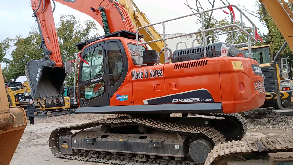 DOOSAN DX 225 LC - 9 C DX225 LCA - Telakaivukone: kuva DOOSAN DX 225 LC - 9 C DX225 LCA - Telakaivukone DOOSAN DX 225 LC - 9 C DX225 LCA - Telakaivukone: kuva DOOSAN DX 225 LC - 9 C DX225 LCA - Telakaivukone