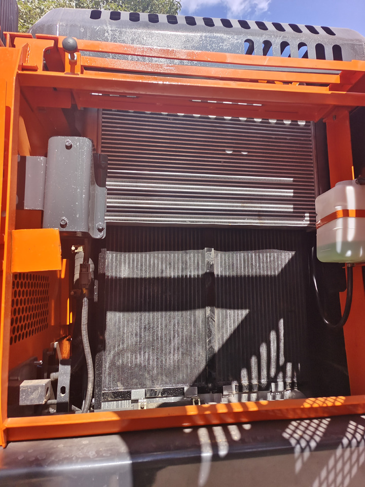 DOOSAN DX 225 LCA - Telakaivukone: kuva DOOSAN DX 225 LCA - Telakaivukone DOOSAN DX 225 LCA - Telakaivukone: kuva DOOSAN DX 225 LCA - Telakaivukone