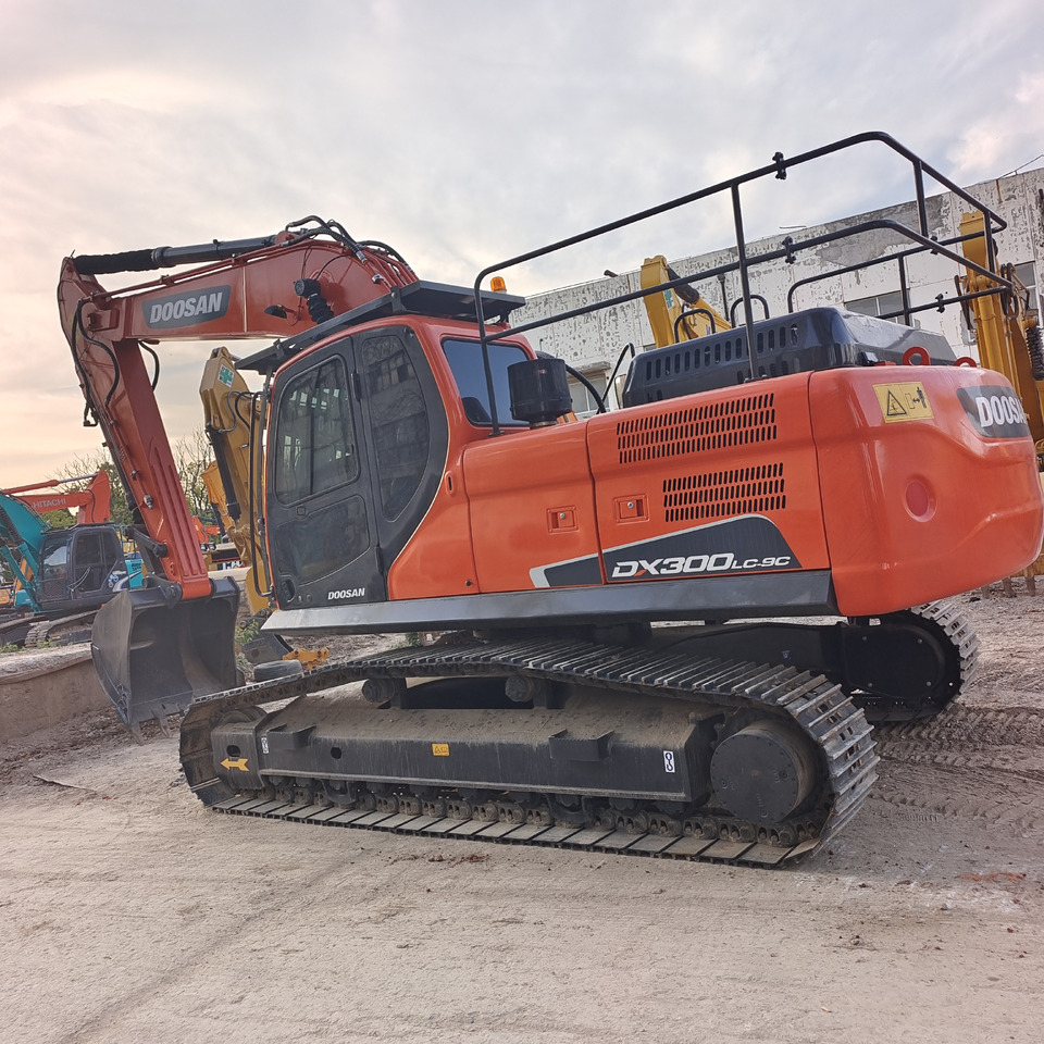 DOOSAN DX 300 LC - 9C - Telakaivukone: kuva DOOSAN DX 300 LC - 9C - Telakaivukone DOOSAN DX 300 LC - 9C - Telakaivukone: kuva DOOSAN DX 300 LC - 9C - Telakaivukone