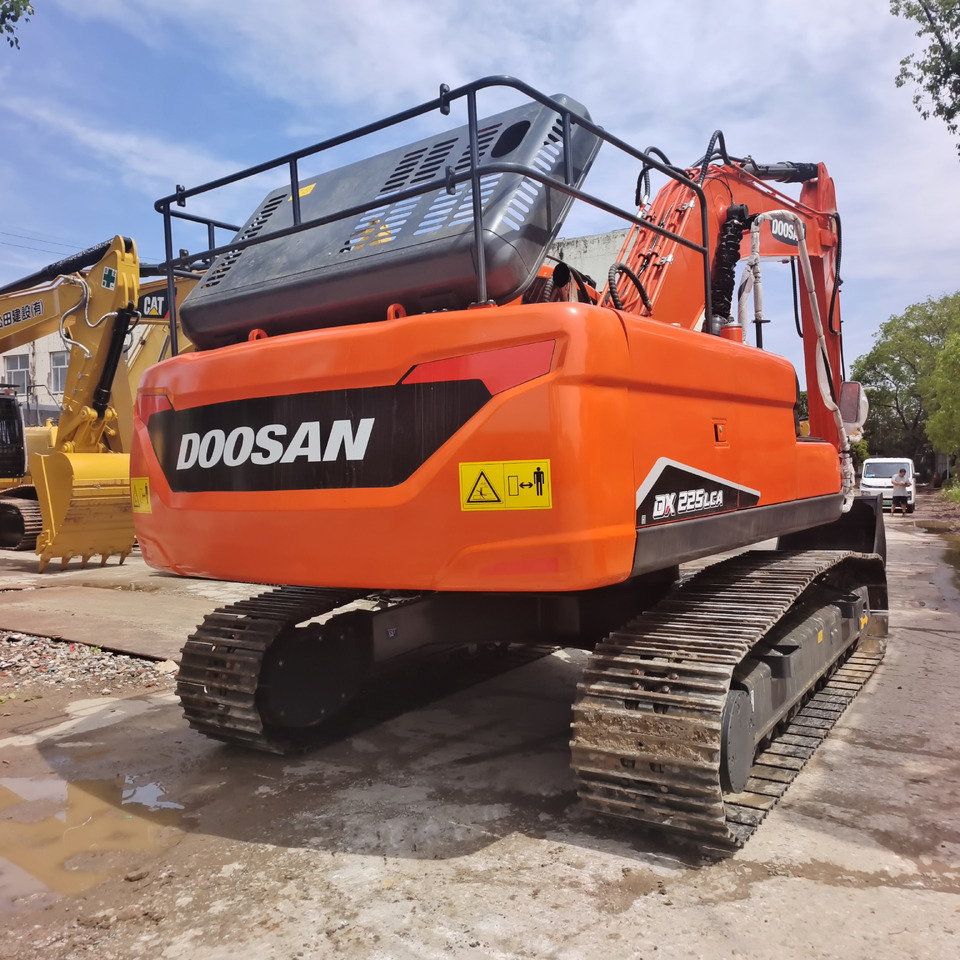 DOOSAN DX225LCA DX225LC-9C - Telakaivukone: kuva DOOSAN DX225LCA DX225LC-9C - Telakaivukone DOOSAN DX225LCA DX225LC-9C - Telakaivukone: kuva DOOSAN DX225LCA DX225LC-9C - Telakaivukone