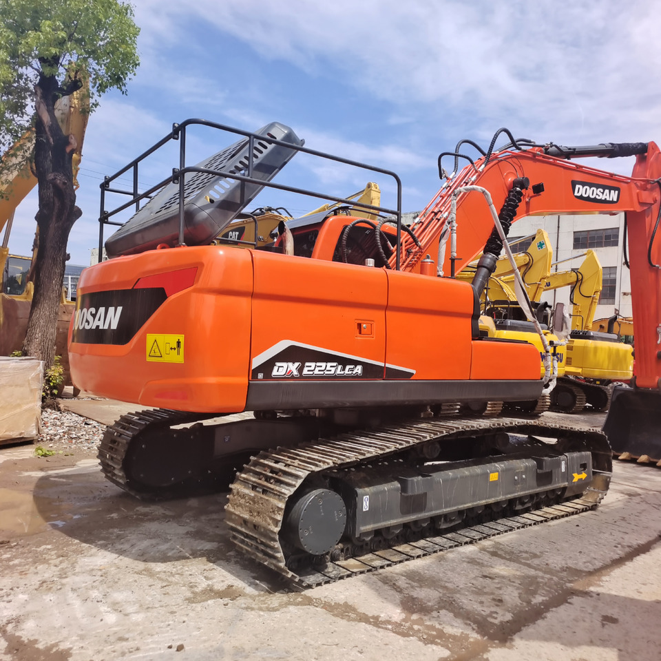 DOOSAN DX225LCA DX225LC-9C - Telakaivukone: kuva DOOSAN DX225LCA DX225LC-9C - Telakaivukone DOOSAN DX225LCA DX225LC-9C - Telakaivukone: kuva DOOSAN DX225LCA DX225LC-9C - Telakaivukone