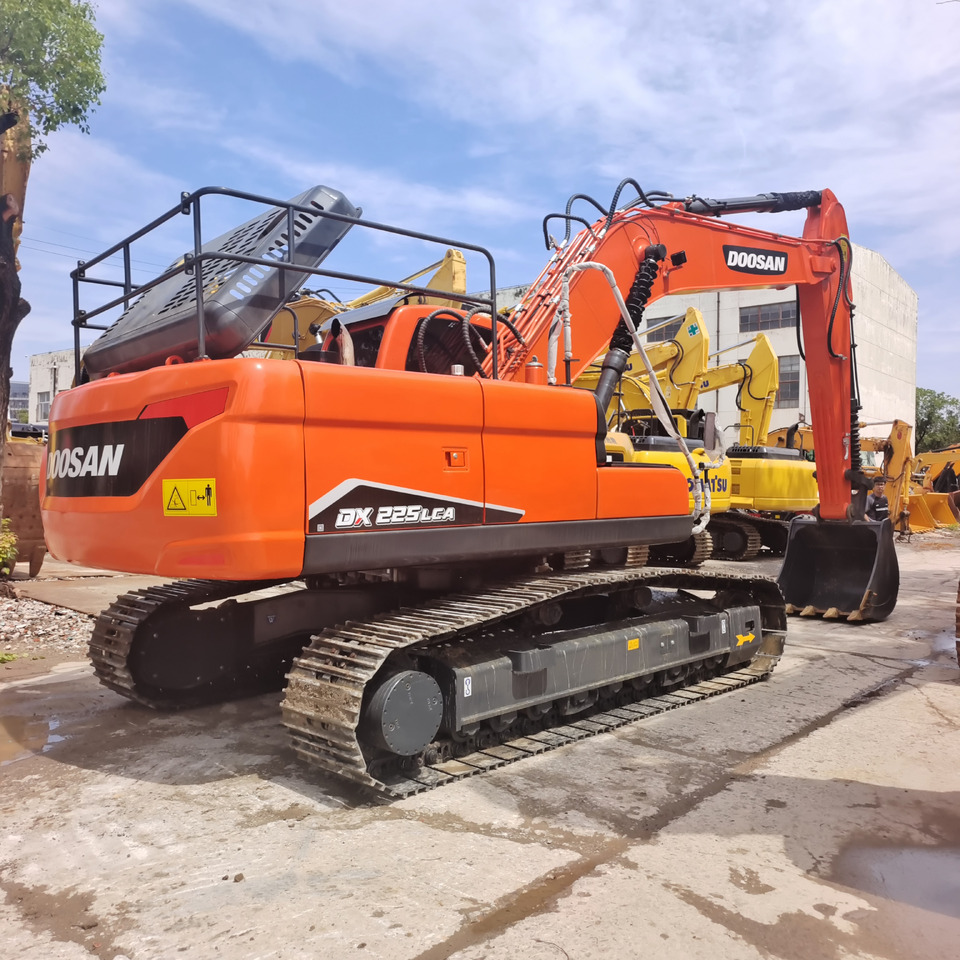 DOOSAN DX225LCA DX225LC-9C - Telakaivukone: kuva DOOSAN DX225LCA DX225LC-9C - Telakaivukone DOOSAN DX225LCA DX225LC-9C - Telakaivukone: kuva DOOSAN DX225LCA DX225LC-9C - Telakaivukone