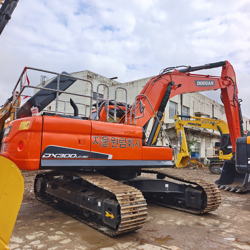 DOOSAN DX300LC-9C DX300LCA - Telakaivukone: kuva DOOSAN DX300LC-9C DX300LCA - Telakaivukone DOOSAN DX300LC-9C DX300LCA - Telakaivukone: kuva DOOSAN DX300LC-9C DX300LCA - Telakaivukone