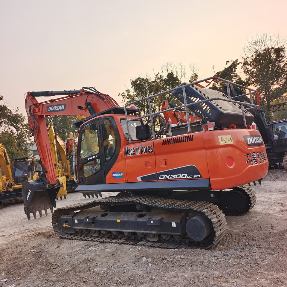 DOOSAN DX300LC-9C Doosan DX 300 LC - 9 C - Telakaivukone: kuva DOOSAN DX300LC-9C Doosan DX 300 LC - 9 C - Telakaivukone DOOSAN DX300LC-9C Doosan DX 300 LC - 9 C - Telakaivukone: kuva DOOSAN DX300LC-9C Doosan DX 300 LC - 9 C - Telakaivukone
