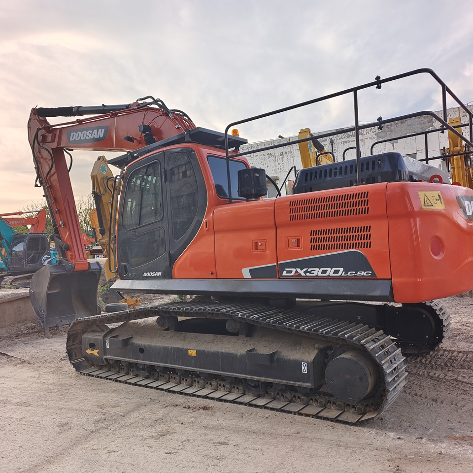 DOOSAN DX300LCA DX300LC-9C - Telakaivukone: kuva DOOSAN DX300LCA DX300LC-9C - Telakaivukone DOOSAN DX300LCA DX300LC-9C - Telakaivukone: kuva DOOSAN DX300LCA DX300LC-9C - Telakaivukone