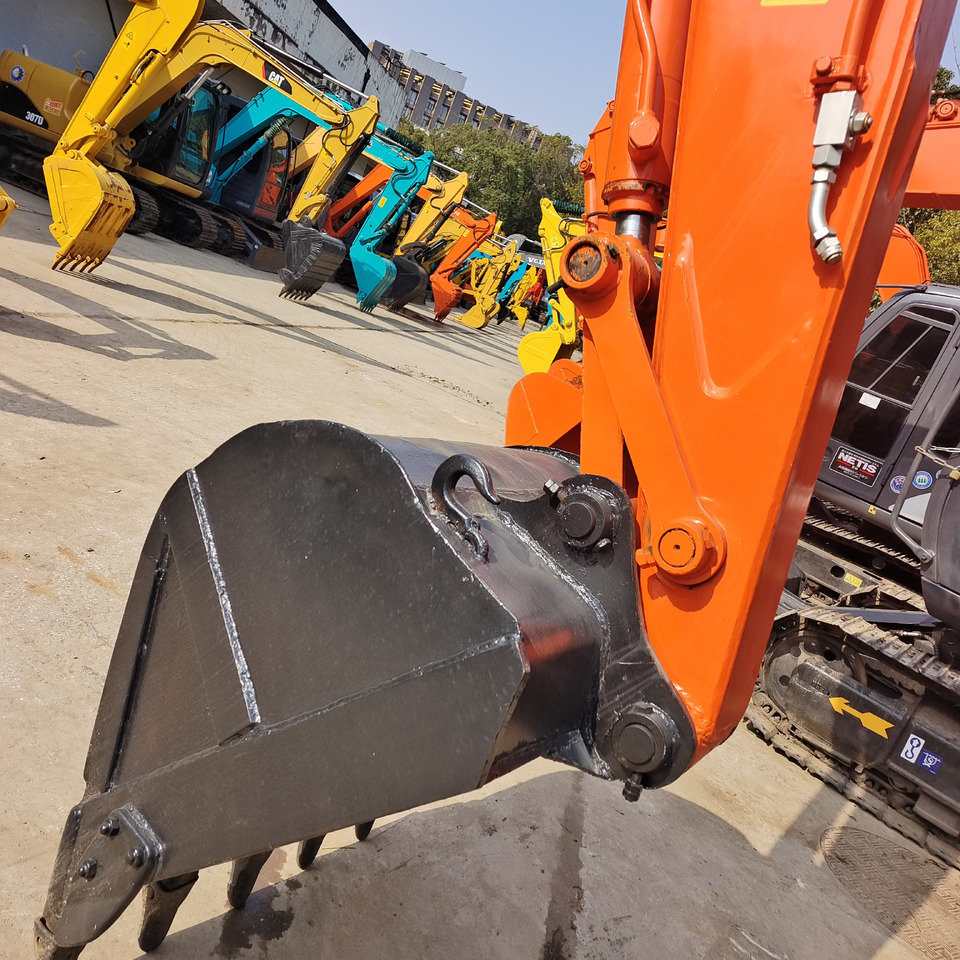 HITACHI ZX70 ZAXIS 70 - Minikuormaaja: kuva HITACHI ZX70 ZAXIS 70 - Minikuormaaja HITACHI ZX70 ZAXIS 70 - Minikuormaaja: kuva HITACHI ZX70 ZAXIS 70 - Minikuormaaja