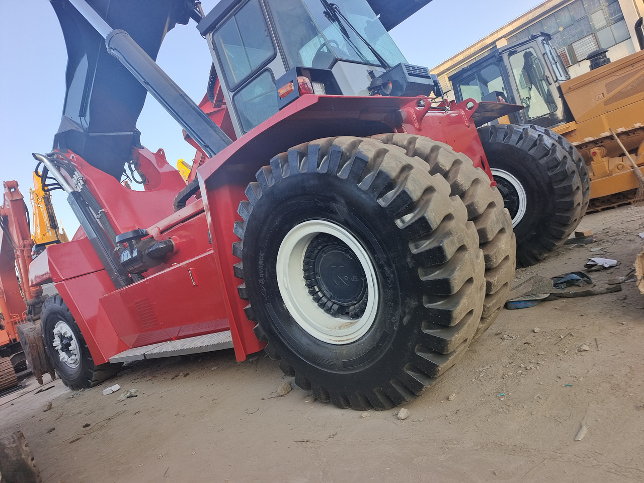 KALMAR DRF 450 45 TON REACH STACKER - Konttikurottajat: kuva KALMAR DRF 450 45 TON REACH STACKER - Konttikurottajat KALMAR DRF 450 45 TON REACH STACKER - Konttikurottajat: kuva KALMAR DRF 450 45 TON REACH STACKER - Konttikurottajat