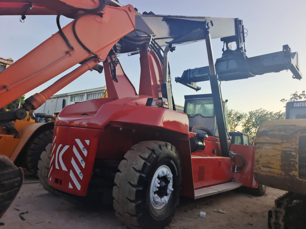 KALMAR DRF 450 45 TON REACH STACKER - Konttikurottajat: kuva KALMAR DRF 450 45 TON REACH STACKER - Konttikurottajat KALMAR DRF 450 45 TON REACH STACKER - Konttikurottajat: kuva KALMAR DRF 450 45 TON REACH STACKER - Konttikurottajat