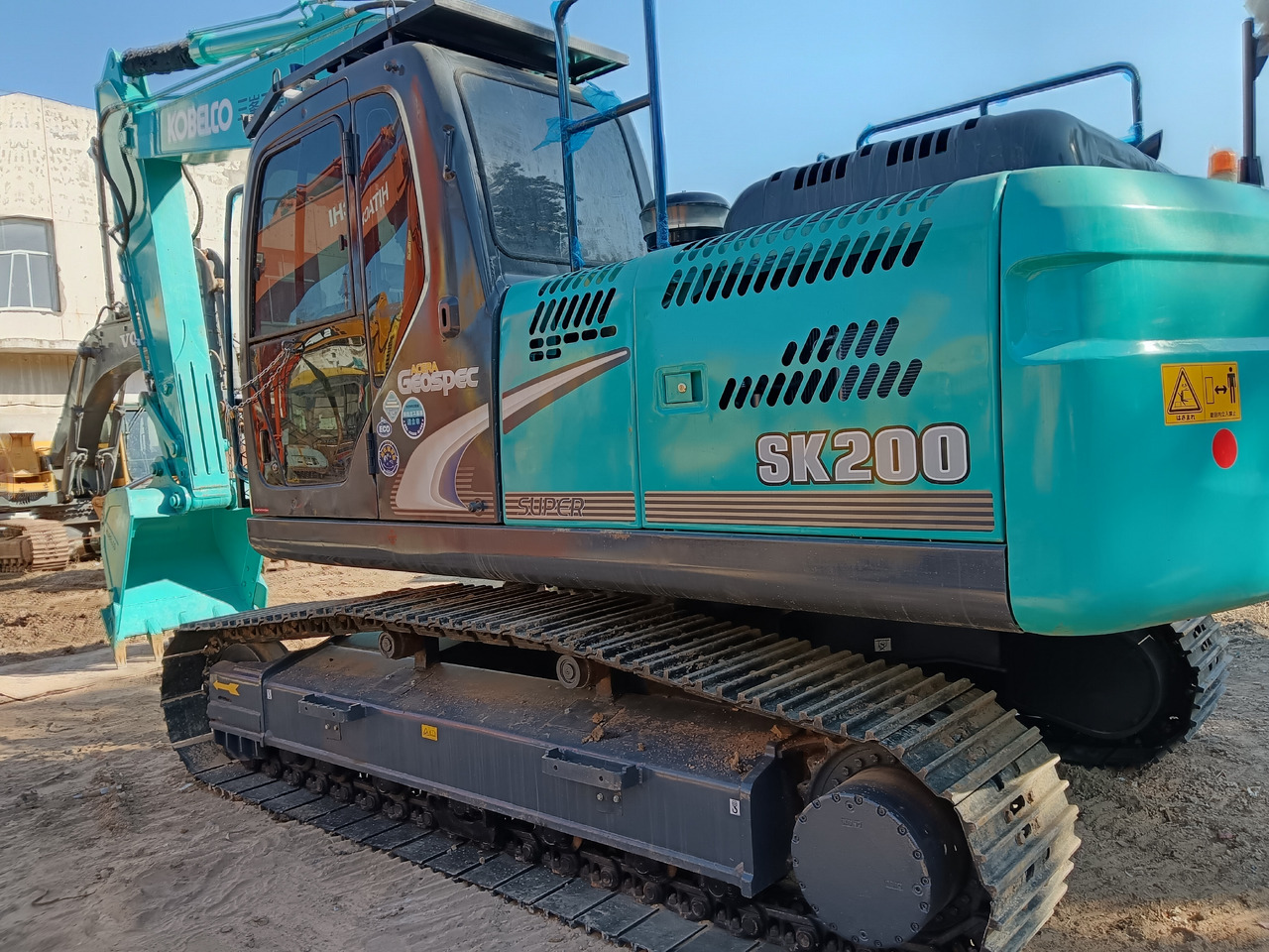 KOBELCO SK200-8 - Telakaivukone: kuva KOBELCO SK200-8 - Telakaivukone KOBELCO SK200-8 - Telakaivukone: kuva KOBELCO SK200-8 - Telakaivukone