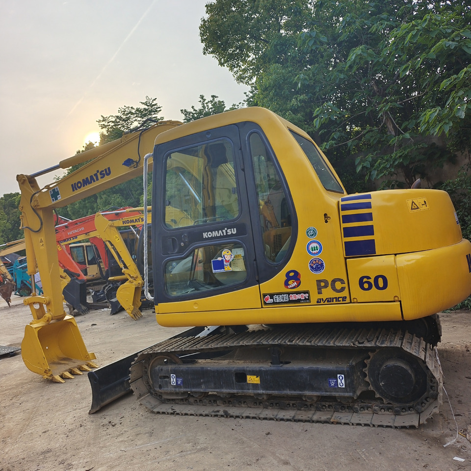 KOMATSU PC60 - Minikuormaaja: kuva KOMATSU PC60 - Minikuormaaja KOMATSU PC60 - Minikuormaaja: kuva KOMATSU PC60 - Minikuormaaja