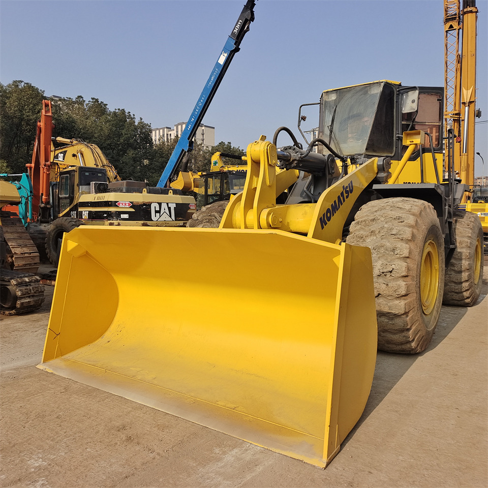 KOMATSU WA470 - Pyöräkuormaaja: kuva KOMATSU WA470 - Pyöräkuormaaja KOMATSU WA470 - Pyöräkuormaaja: kuva KOMATSU WA470 - Pyöräkuormaaja