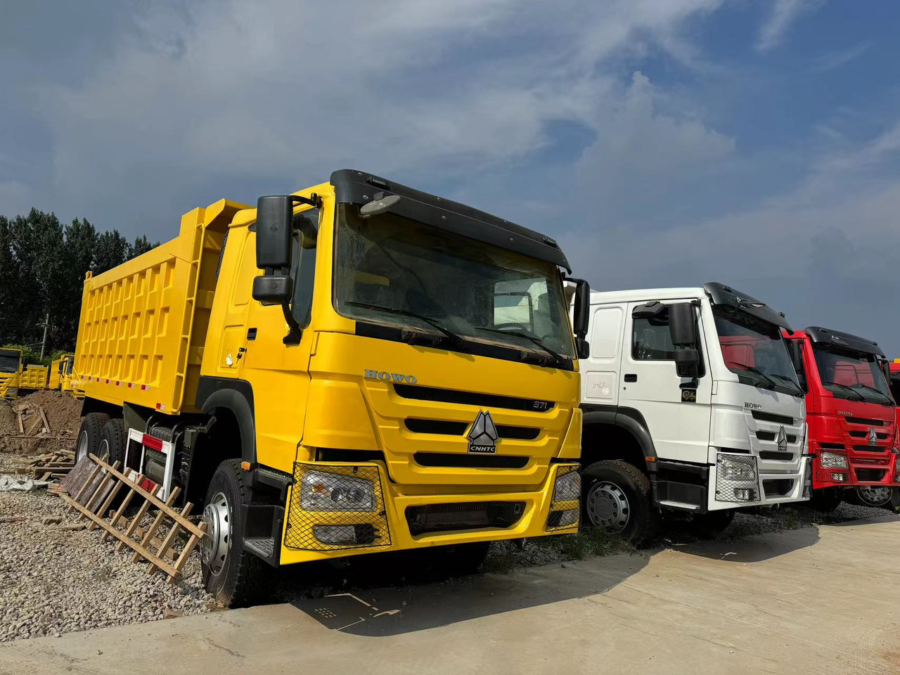 SINOTRUK HOWO 6*4 DUMP TRUCK - Kippiauto kuorma-auto: kuva SINOTRUK HOWO 6*4 DUMP TRUCK - Kippiauto kuorma-auto SINOTRUK HOWO 6*4 DUMP TRUCK - Kippiauto kuorma-auto: kuva SINOTRUK HOWO 6*4 DUMP TRUCK - Kippiauto kuorma-auto