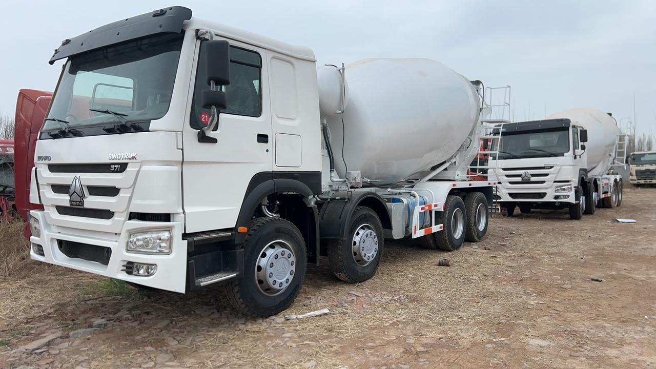 SINOTRUK HOWO 8*4 12 tires 16 CBM - Betoniauto: kuva SINOTRUK HOWO 8*4 12 tires 16 CBM - Betoniauto SINOTRUK HOWO 8*4 12 tires 16 CBM - Betoniauto: kuva SINOTRUK HOWO 8*4 12 tires 16 CBM - Betoniauto