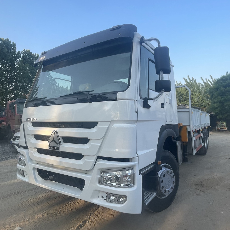 SINOTRUK HOWO 8 TON TRUCK-MOUNTED CRANE - Nosturiauto: kuva SINOTRUK HOWO 8 TON TRUCK-MOUNTED CRANE - Nosturiauto SINOTRUK HOWO 8 TON TRUCK-MOUNTED CRANE - Nosturiauto: kuva SINOTRUK HOWO 8 TON TRUCK-MOUNTED CRANE - Nosturiauto