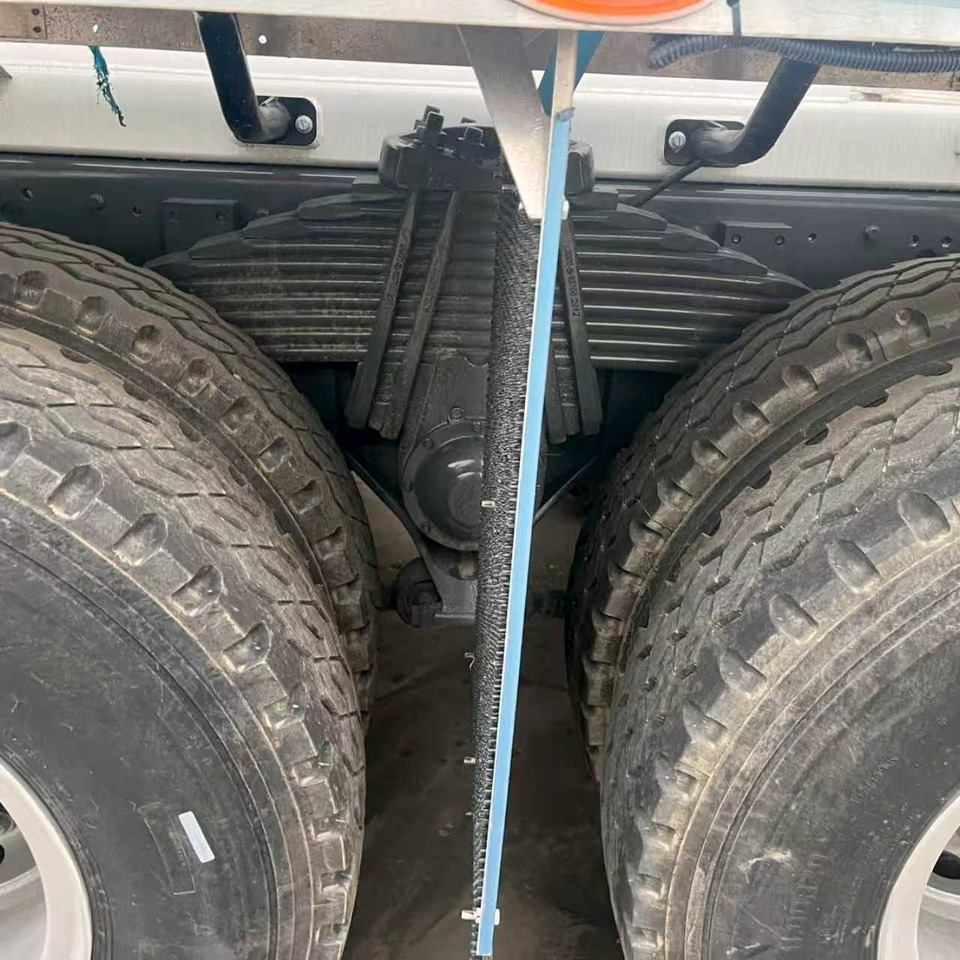 SINOTRUK TX350 HOWO Euro5 STAGE 5 TIER FIVE - Betoniauto: kuva SINOTRUK TX350 HOWO Euro5 STAGE 5 TIER FIVE - Betoniauto SINOTRUK TX350 HOWO Euro5 STAGE 5 TIER FIVE - Betoniauto: kuva SINOTRUK TX350 HOWO Euro5 STAGE 5 TIER FIVE - Betoniauto