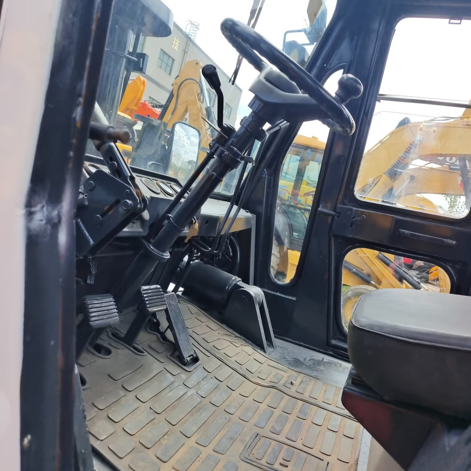 TCM FD100 10 TON - Dieseltrukki: kuva TCM FD100 10 TON - Dieseltrukki TCM FD100 10 TON - Dieseltrukki: kuva TCM FD100 10 TON - Dieseltrukki