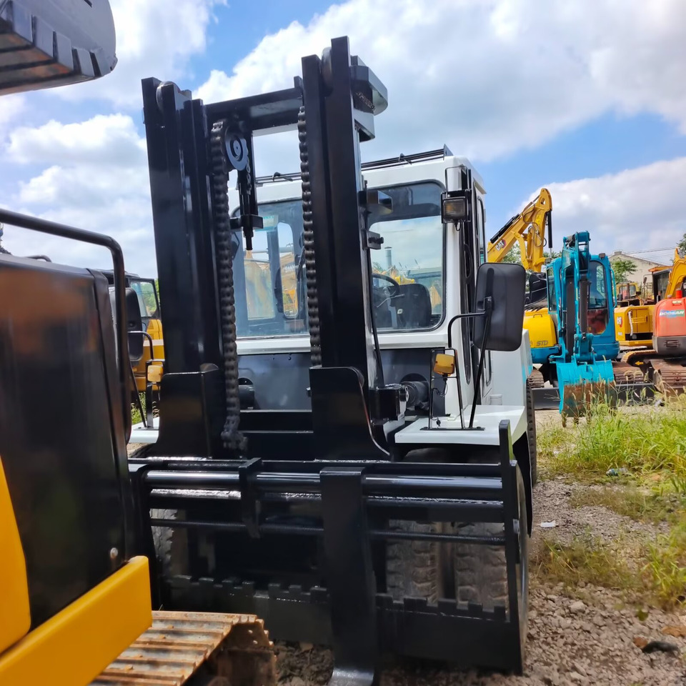 TCM FD100 10 TON - Dieseltrukki: kuva TCM FD100 10 TON - Dieseltrukki TCM FD100 10 TON - Dieseltrukki: kuva TCM FD100 10 TON - Dieseltrukki