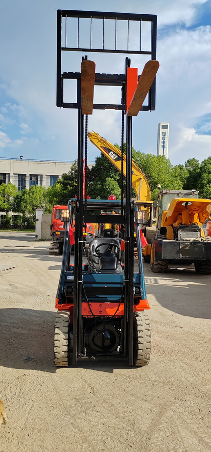 TOYOTA FD 30 - Vastapainotrukki: kuva TOYOTA FD 30 - Vastapainotrukki TOYOTA FD 30 - Vastapainotrukki: kuva TOYOTA FD 30 - Vastapainotrukki