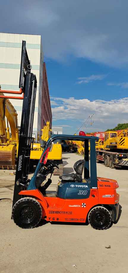 TOYOTA FD30 - Vastapainotrukki: kuva TOYOTA FD30 - Vastapainotrukki TOYOTA FD30 - Vastapainotrukki: kuva TOYOTA FD30 - Vastapainotrukki