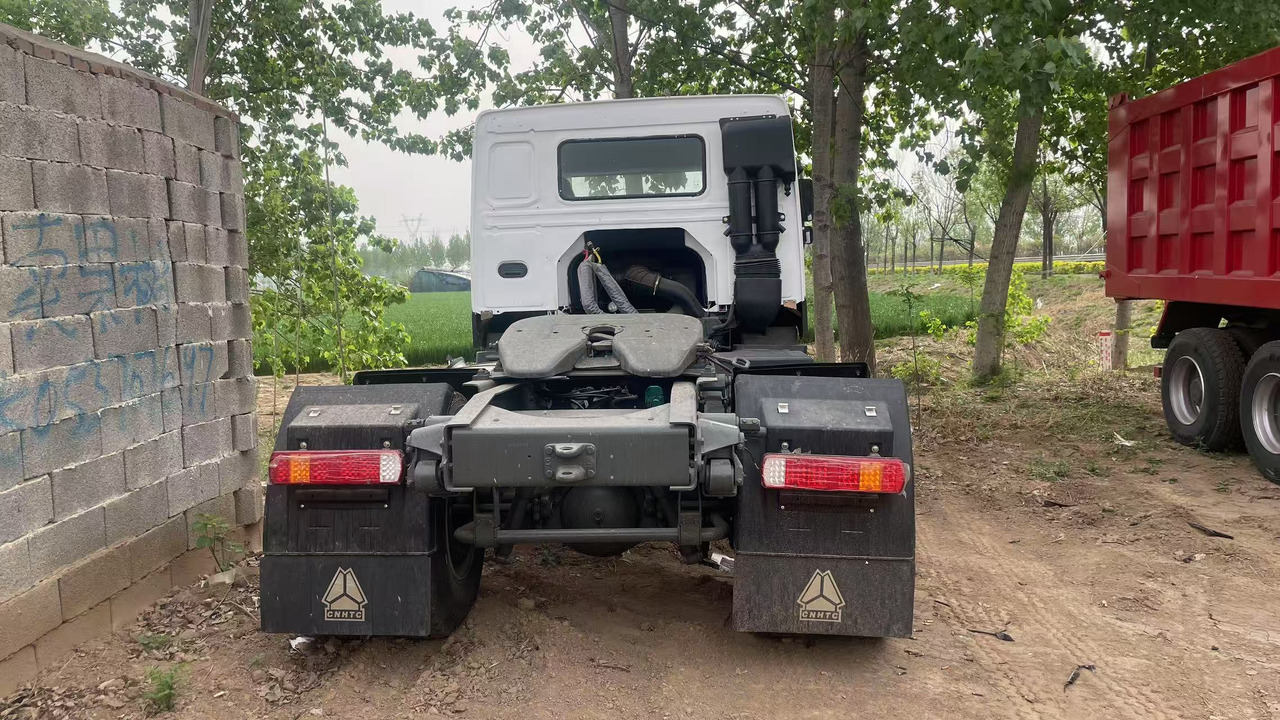 SINOTRUK HOWO 4*2 - Vetopöytäauto: kuva SINOTRUK HOWO 4*2 - Vetopöytäauto SINOTRUK HOWO 4*2 - Vetopöytäauto: kuva SINOTRUK HOWO 4*2 - Vetopöytäauto
