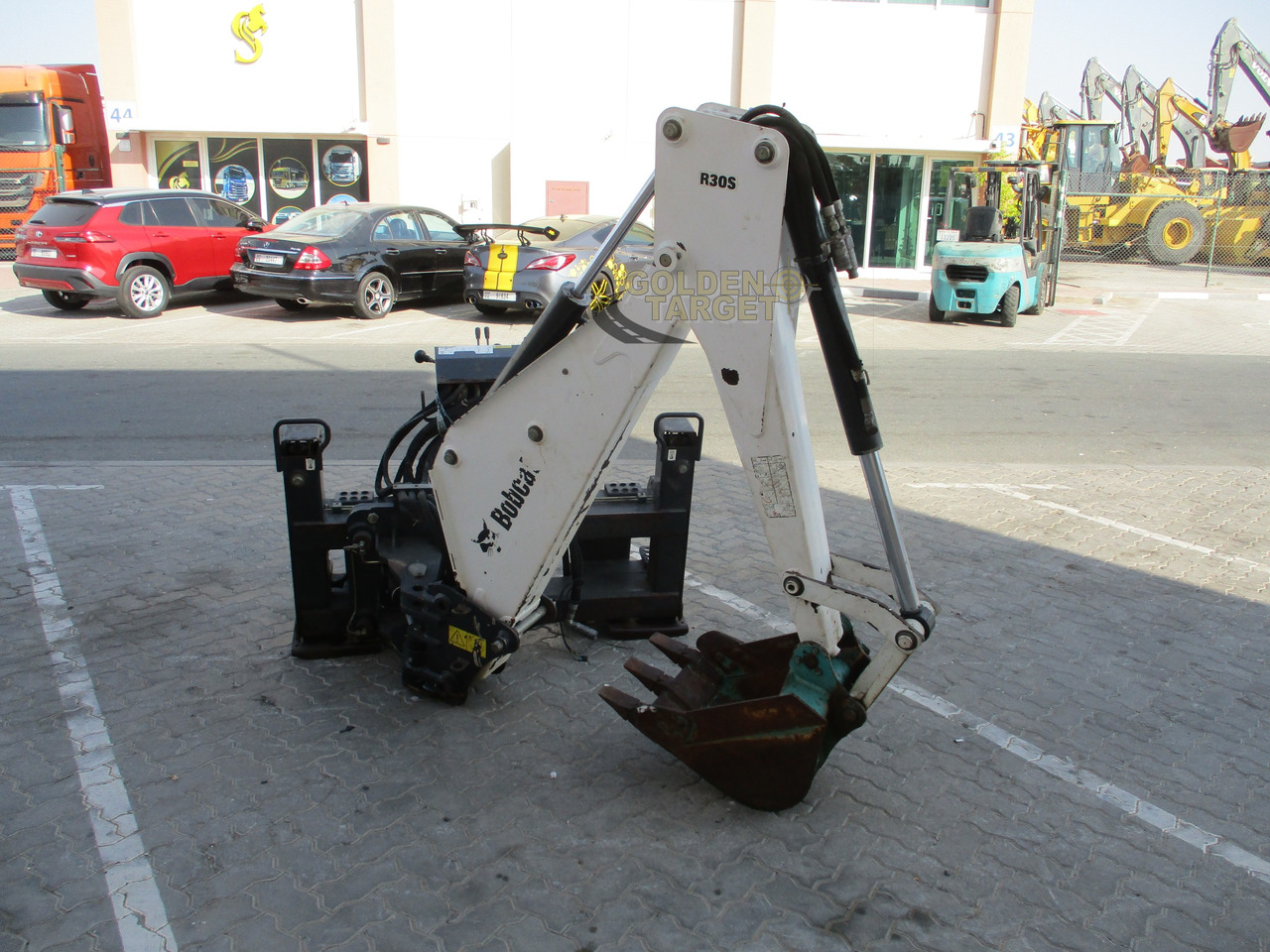 BOBCAT Skid Steer R30S Backhoe Attachment - Kuormaajan kauha - Liukuohjattu kuormaaja: kuva BOBCAT Skid Steer R30S Backhoe Attachment - Kuormaajan kauha - Liukuohjattu kuormaaja BOBCAT Skid Steer R30S Backhoe Attachment - Kuormaajan kauha - Liukuohjattu kuormaaja: kuva BOBCAT Skid Steer R30S Backhoe Attachment - Kuormaajan kauha - Liukuohjattu kuormaaja