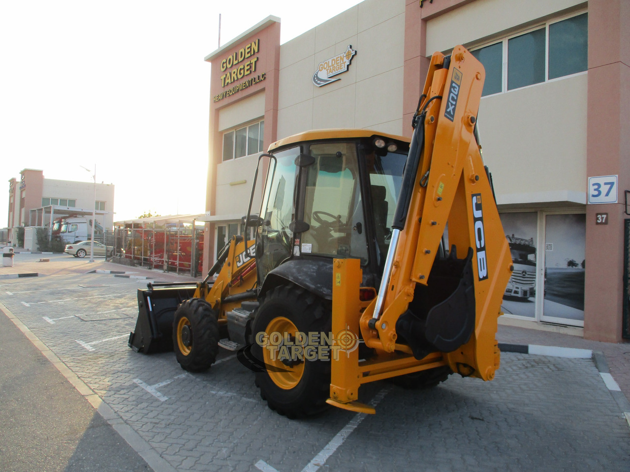 JCB 3CX - Kaivuri-trukki: kuva JCB 3CX - Kaivuri-trukki JCB 3CX - Kaivuri-trukki: kuva JCB 3CX - Kaivuri-trukki