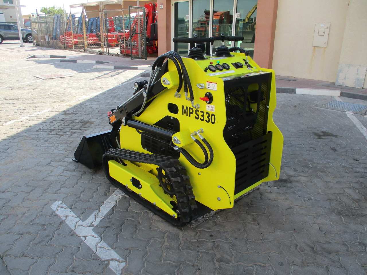 MACHPRO MPS330 Mini Skid Steer - Liukuohjattu kuormaaja: kuva MACHPRO MPS330 Mini Skid Steer - Liukuohjattu kuormaaja MACHPRO MPS330 Mini Skid Steer - Liukuohjattu kuormaaja: kuva MACHPRO MPS330 Mini Skid Steer - Liukuohjattu kuormaaja