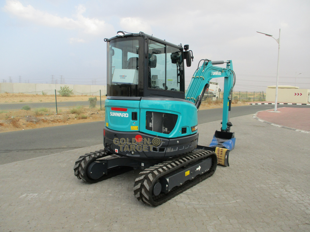 SUNWARD SWE35UF Mini Hydraulic Excavator - Minikuormaaja: kuva SUNWARD SWE35UF Mini Hydraulic Excavator - Minikuormaaja SUNWARD SWE35UF Mini Hydraulic Excavator - Minikuormaaja: kuva SUNWARD SWE35UF Mini Hydraulic Excavator - Minikuormaaja