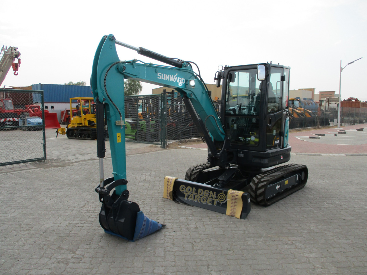 SUNWARD SWE35UF Mini Hydraulic Excavator - Minikuormaaja: kuva SUNWARD SWE35UF Mini Hydraulic Excavator - Minikuormaaja SUNWARD SWE35UF Mini Hydraulic Excavator - Minikuormaaja: kuva SUNWARD SWE35UF Mini Hydraulic Excavator - Minikuormaaja