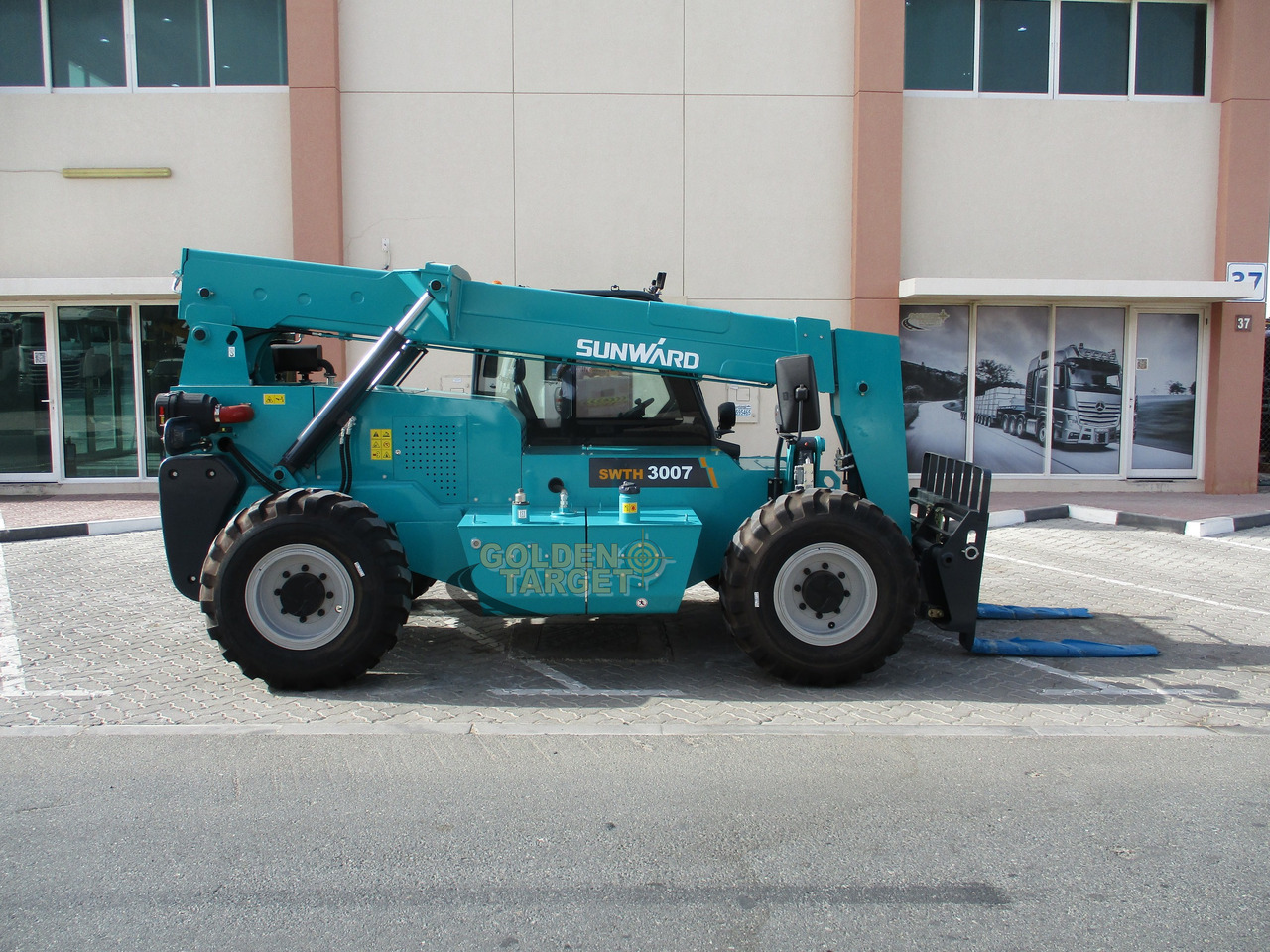Sunward SWTH3007 4×4 Telehandler - Kurottaja: kuva Sunward SWTH3007 4×4 Telehandler - Kurottaja Sunward SWTH3007 4×4 Telehandler - Kurottaja: kuva Sunward SWTH3007 4×4 Telehandler - Kurottaja