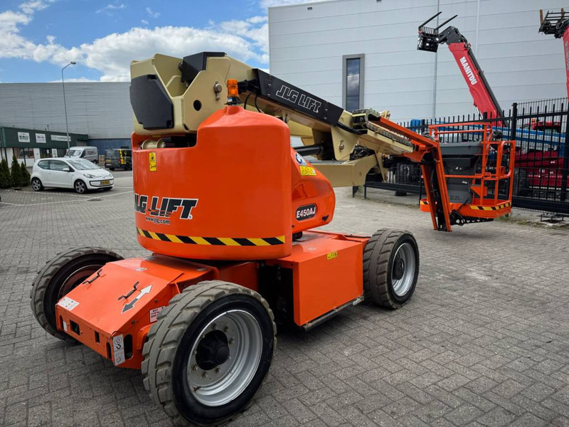 JLG E 450 AJ - Puomilava: kuva JLG E 450 AJ - Puomilava JLG E 450 AJ - Puomilava: kuva JLG E 450 AJ - Puomilava