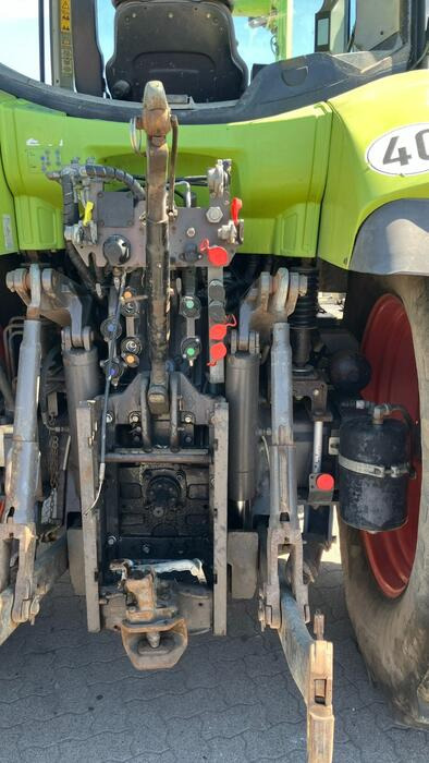 Claas Arion 650 - Traktori: kuva Claas Arion 650 - Traktori Claas Arion 650 - Traktori: kuva Claas Arion 650 - Traktori