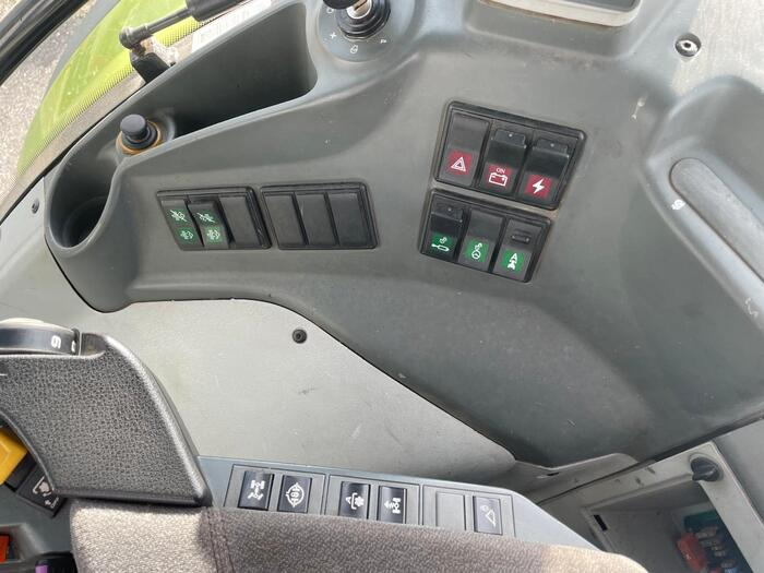 Claas Arion 650 - Traktori: kuva Claas Arion 650 - Traktori Claas Arion 650 - Traktori: kuva Claas Arion 650 - Traktori