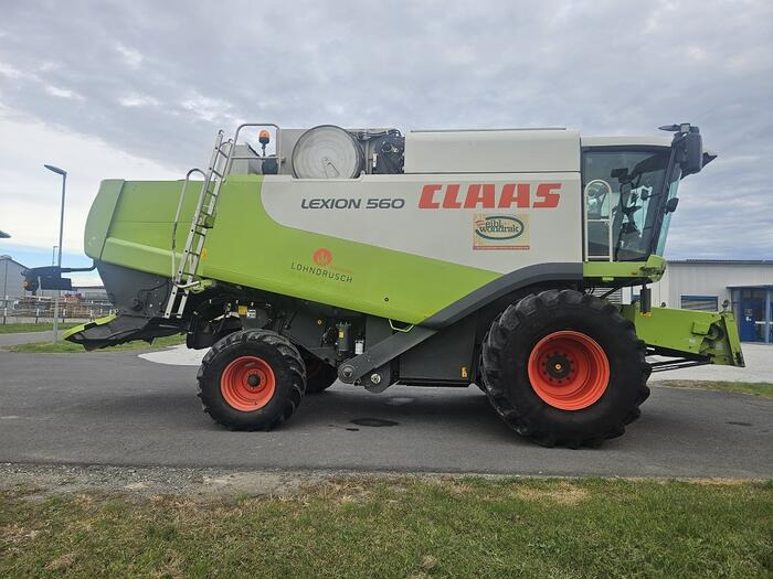 Claas Lexion 560 - Leikkuupuimuri: kuva Claas Lexion 560 - Leikkuupuimuri Claas Lexion 560 - Leikkuupuimuri: kuva Claas Lexion 560 - Leikkuupuimuri