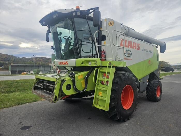 Claas Lexion 560 - Leikkuupuimuri: kuva Claas Lexion 560 - Leikkuupuimuri Claas Lexion 560 - Leikkuupuimuri: kuva Claas Lexion 560 - Leikkuupuimuri