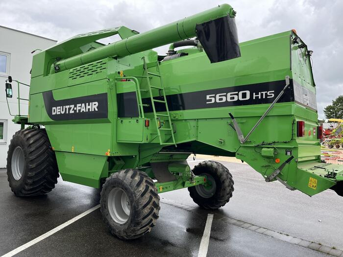 Deutz-Fahr 5660 H - Leikkuupuimuri: kuva Deutz-Fahr 5660 H - Leikkuupuimuri Deutz-Fahr 5660 H - Leikkuupuimuri: kuva Deutz-Fahr 5660 H - Leikkuupuimuri