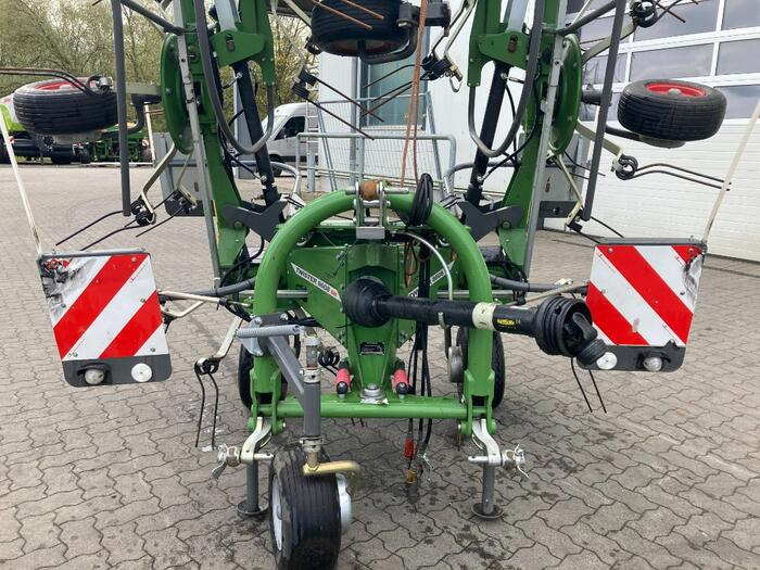 Fendt Twister 8608 DN - Pöyhin: kuva Fendt Twister 8608 DN - Pöyhin Fendt Twister 8608 DN - Pöyhin: kuva Fendt Twister 8608 DN - Pöyhin