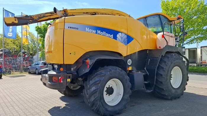 New Holland FR 9060 - Itsekulkeva silppuri: kuva New Holland FR 9060 - Itsekulkeva silppuri New Holland FR 9060 - Itsekulkeva silppuri: kuva New Holland FR 9060 - Itsekulkeva silppuri