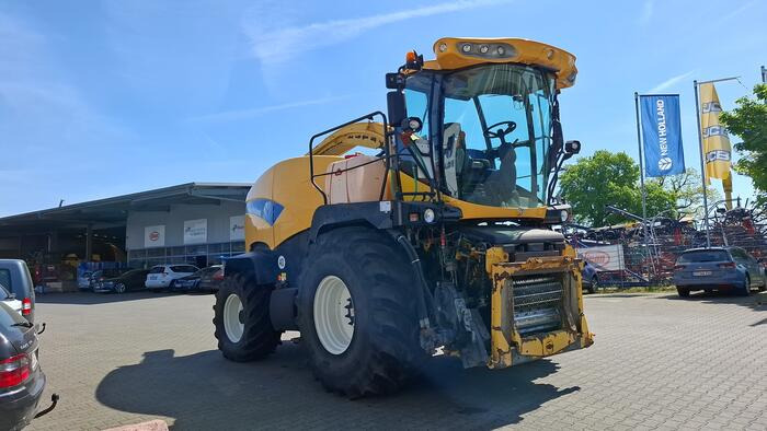New Holland FR 9060 - Itsekulkeva silppuri: kuva New Holland FR 9060 - Itsekulkeva silppuri New Holland FR 9060 - Itsekulkeva silppuri: kuva New Holland FR 9060 - Itsekulkeva silppuri